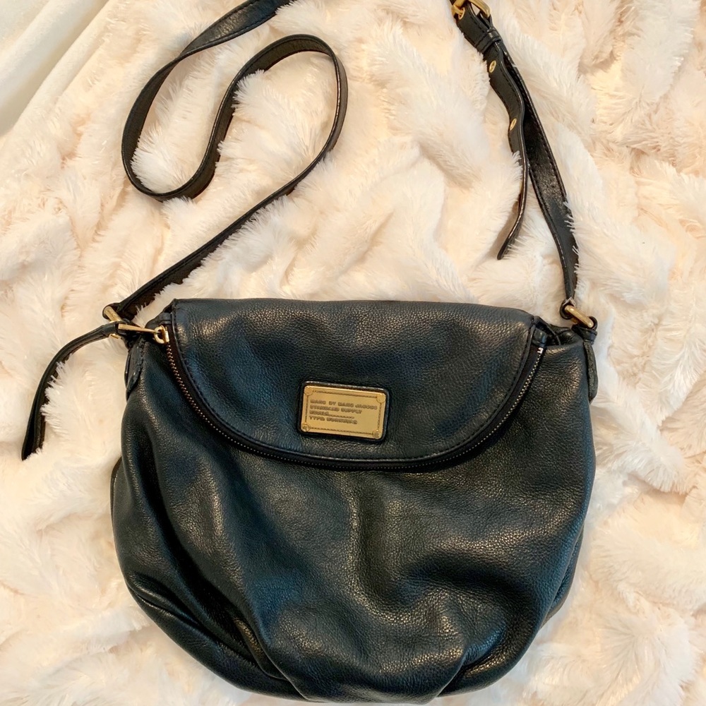Authentic Marc Jacobs Natasha Q crossbody bag